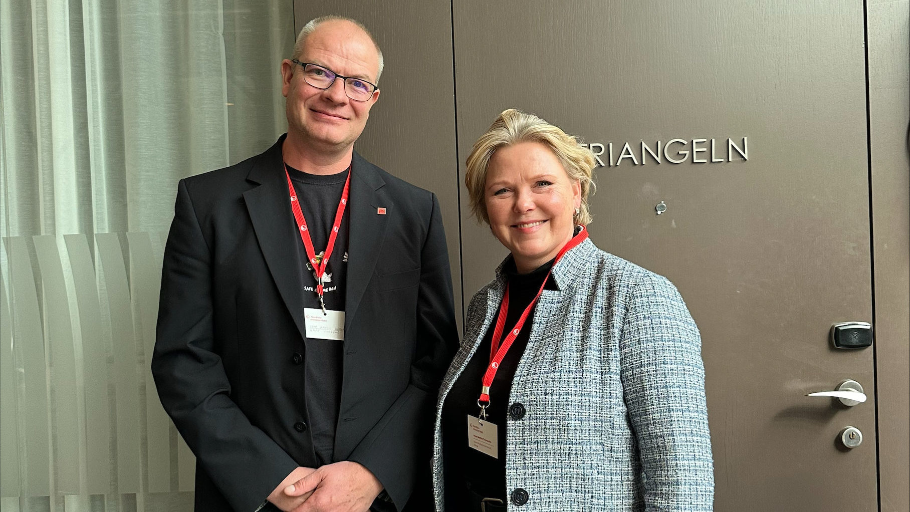 Idar Martin Herland og Anne Beathe Tvinnerheim (Norges bistand- og utviklingsminister)